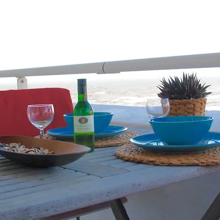 Seaview Seinpost Apartment *